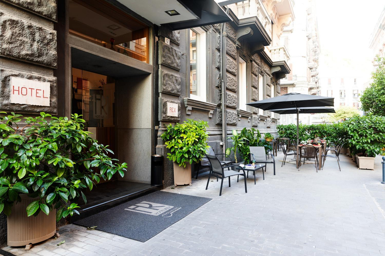 Exterior & Views