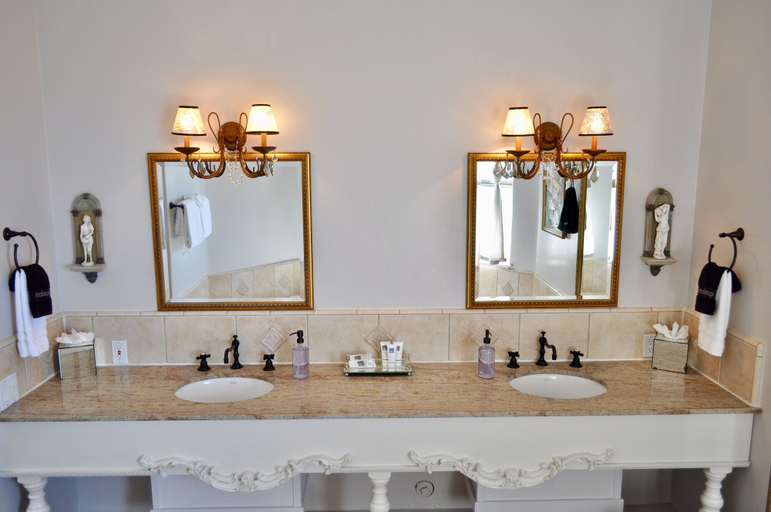 Bathroom 5, Cayucos Sunset Inn B&B, San Luis Obispo