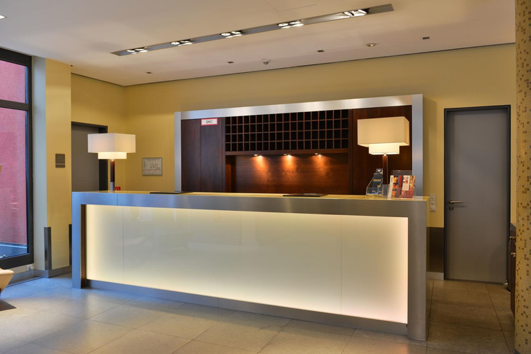 Public Area 3, Hotel Santo, Köln