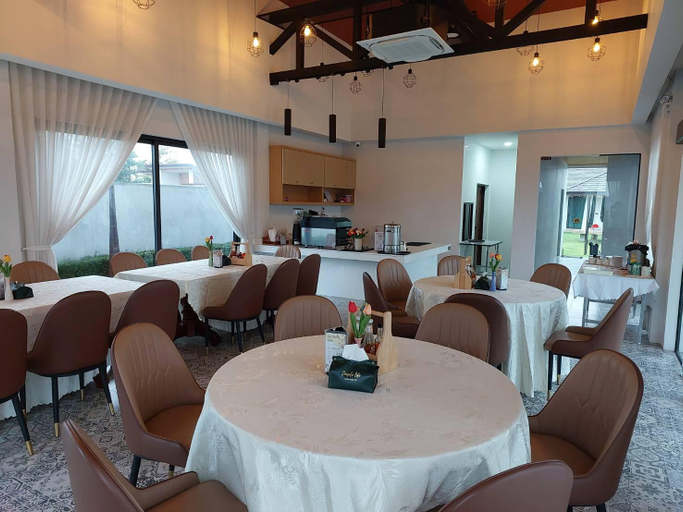 Food & Drinks, Far Beach House Cha Am, Cha-Am