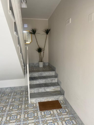 Others 3, Il Castello Bed&Breakfast, Caserta