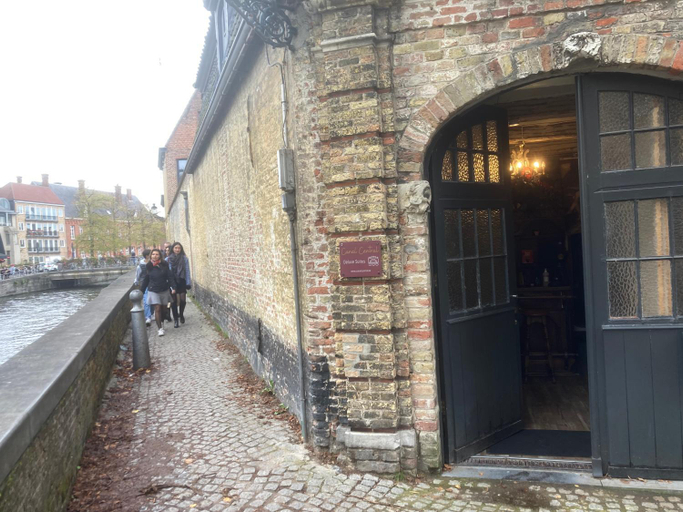 Others 4, Canal Central, West-Vlaanderen