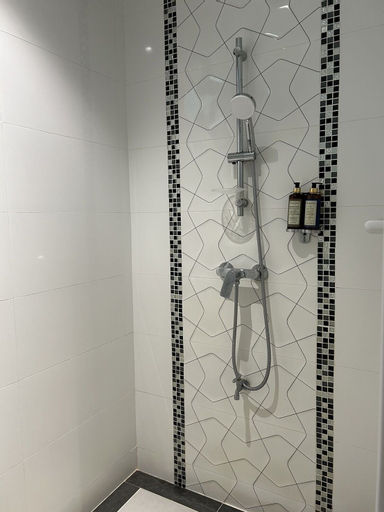 Bathroom 7