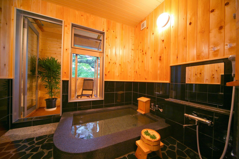 Bathroom 3, Chuzenji Pension, Nikkō