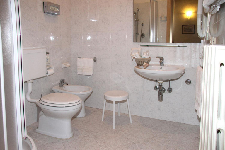 Bathroom 2, B&B L'Agnolo Di Caroti Cinzia, Siena