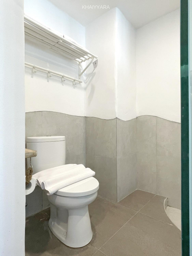 Bathroom 8