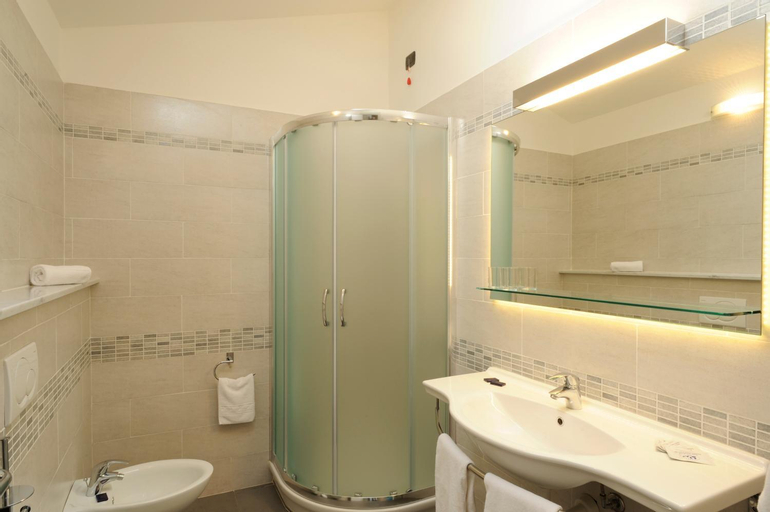 Bathroom 5
