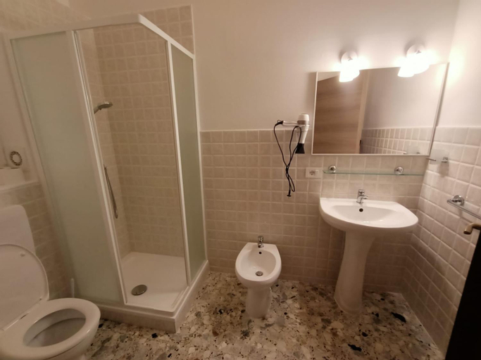 Bathroom 27
