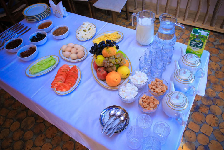 Food & Drinks