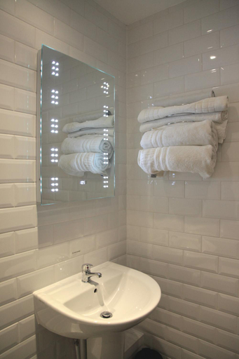 Bathroom 3, Mill Hotel & Spa Destination, Cheshire West and Chester