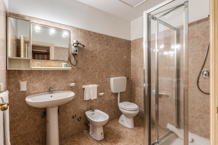 Bathroom 4, Hotel - Residence La Residenza, Messina