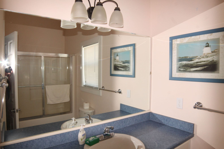 Bathroom 3, Sweet Dreams, Flagler