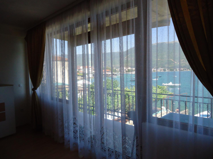 Others 2, Beachfront Apartments Grunche
