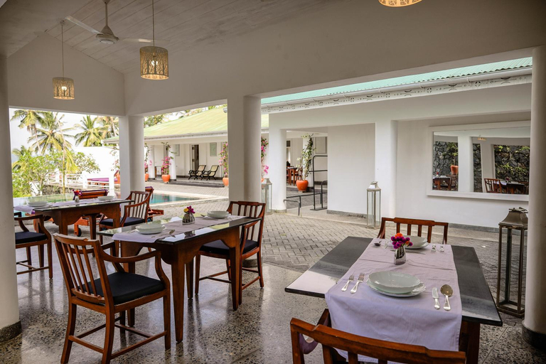 Food & Drinks 4, The Flame Tree Estate & Hotel, Thumpane