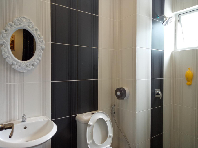 Bathroom 3, ICOLOR HOME & STAY CH6, Cameron Highlands