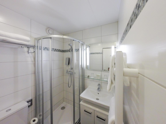Bathroom 5, Hotel Boltzmann, Wien
