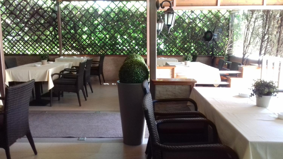 Others 5, B&B Boem, Požarevac