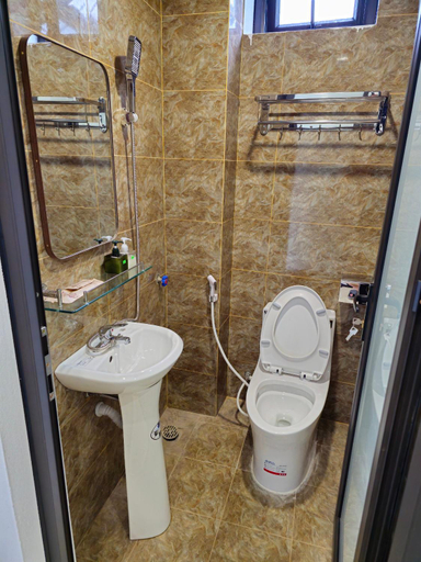 Bathroom 3, 4L HOTEL KIM BOI, Kim Bôi
