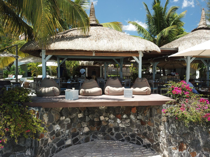 Food & Drinks 5, The Bay, Black River
