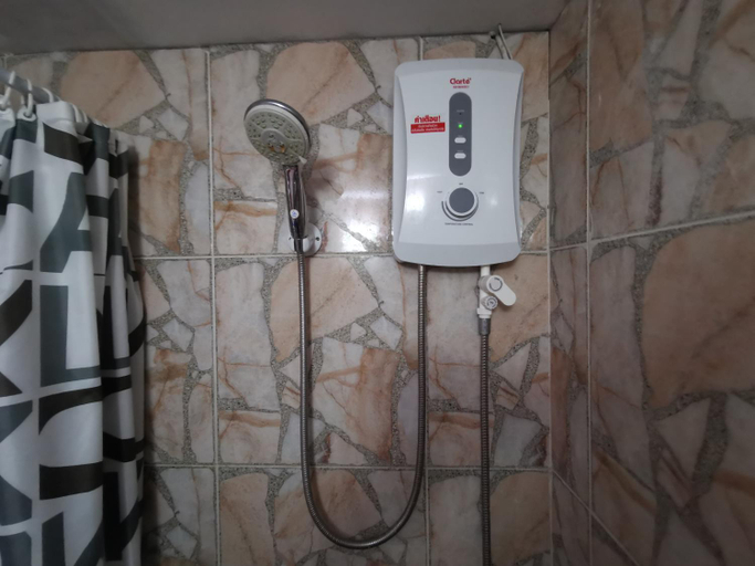 Bathroom 3, Lek Homestay, Si Racha