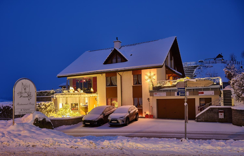 Exterior 14