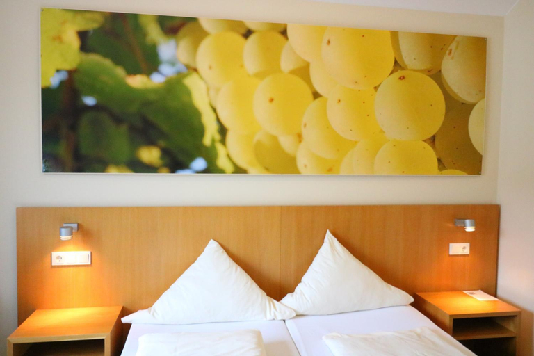 Bedroom 2, Christiana S Wein Art Hotel, Bernkastel-Wittlich