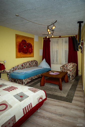 Bedroom 2, Hotel Restaurant Wolfsschlucht GmbH, Euskirchen