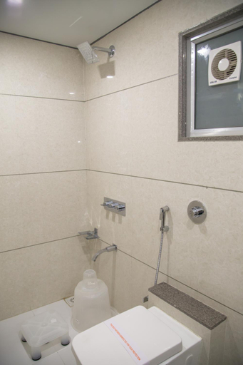 Bathroom 4, hotel orange international, Surat