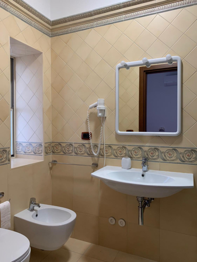 Bathroom 2, Villaggio Idra residence, Foggia
