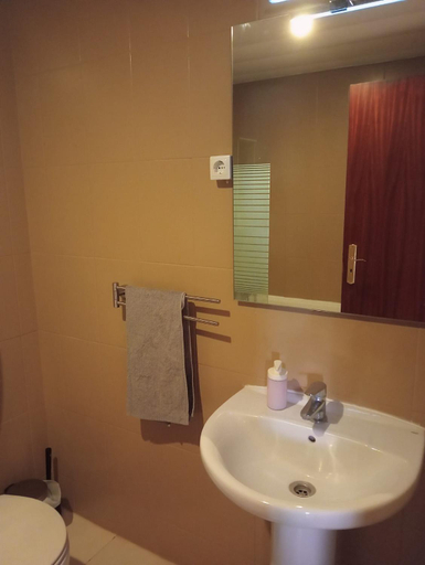 Bathroom 5, Cacilhas Mini Hostel, Almada