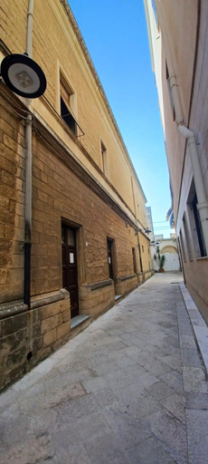 Others 2, La Corte Dell'orologio, Lecce