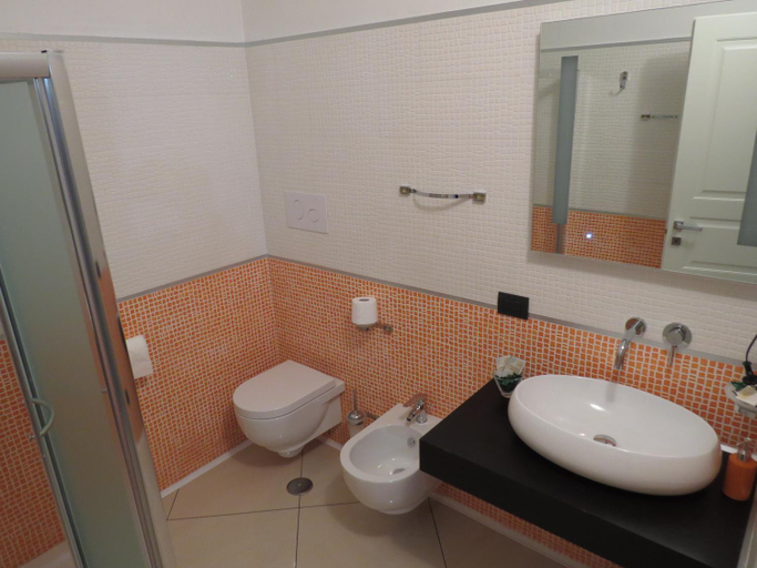 Others 4, B&B La Maison, Potenza