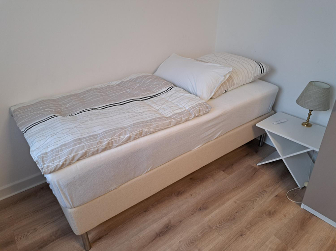 Others 5, Muttis Apartment, Mönchengladbach