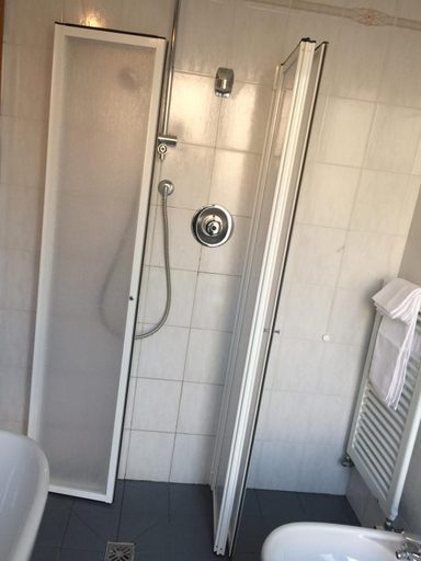 Bathroom 4, Hotel Bodoni, Florence