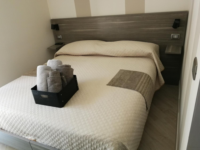 Others 2, Happy Family B&B, Potenza