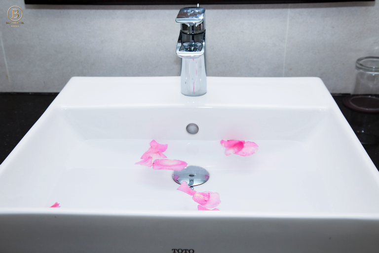 Bathroom 14