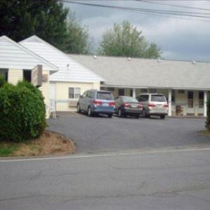 Budget Host Inn, Berks