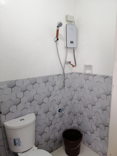 Bathroom 2, Katrina's Dorm, Tarlac City