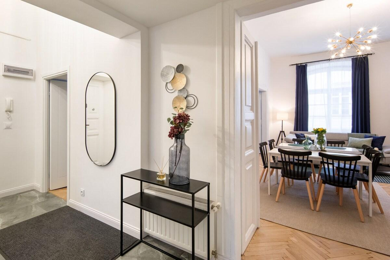 Public Area 2, WAWELOVE spacious 3 bedroom apt 1 min to Main Sq!, Kraków City