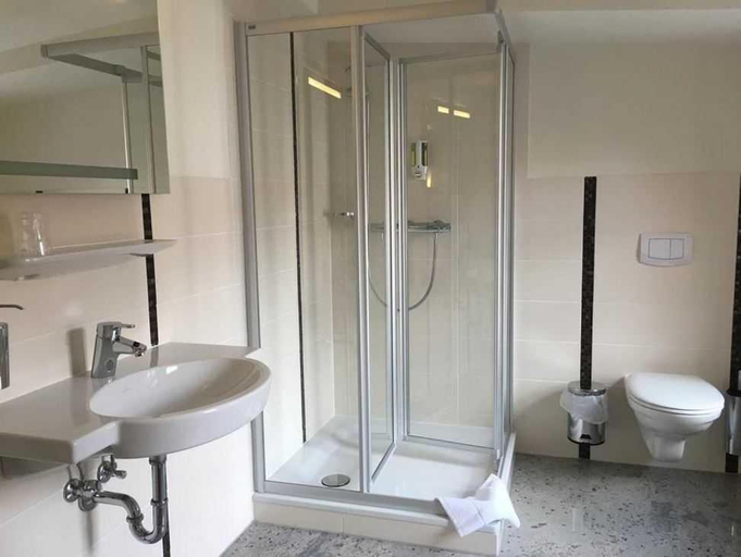 Bathroom 5, Fachwerk-Hotel Eisenbart, Göttingen