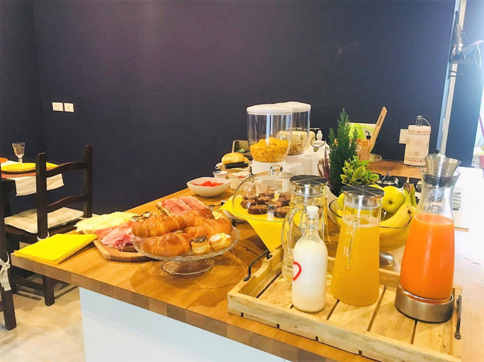 Food & Drinks