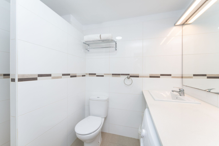Bathroom 3, Billy's Puerto de Mogán Apartments by LIVVO, Las Palmas