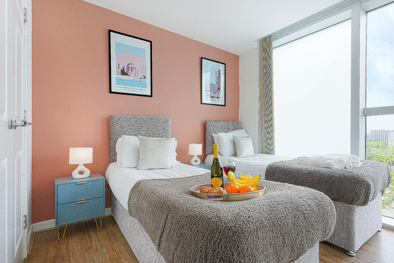 Others 4, Two Bedroom Two Bathroom Central MK Hub Apartment, Milton Keynes