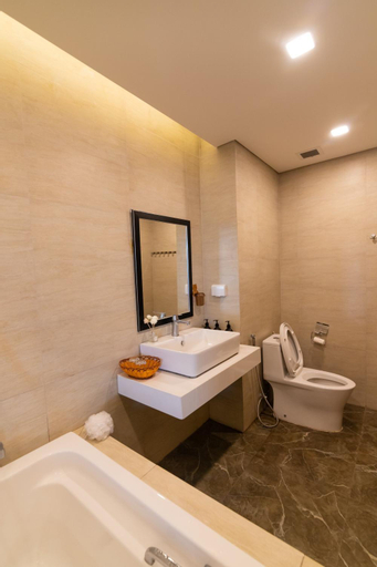 Bathroom 12