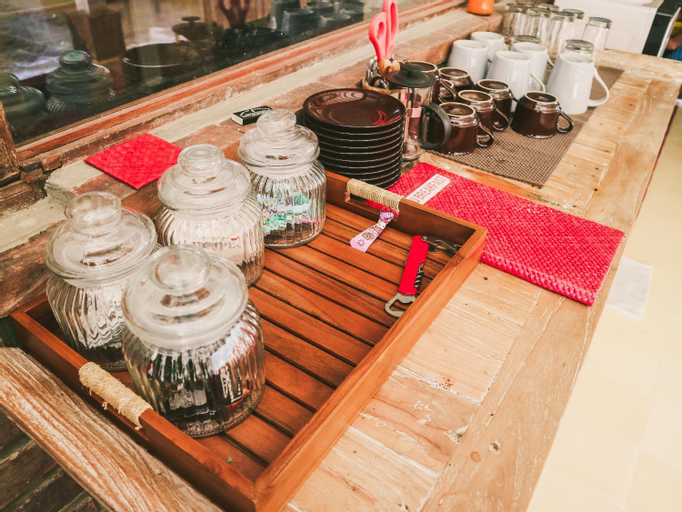 Food & Drinks 19