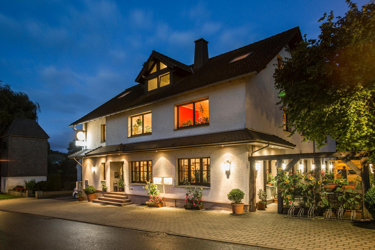 Others 5, Gasthof im Almetal, Paderborn