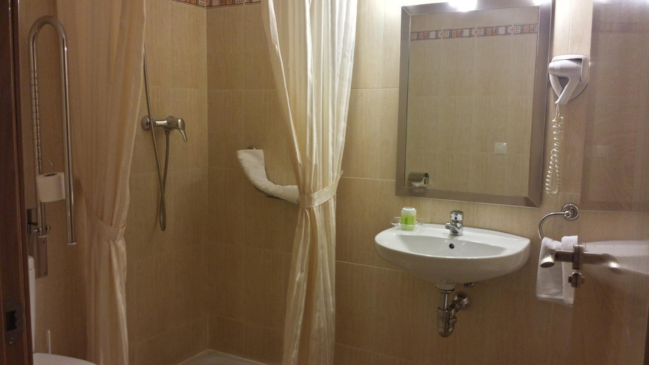Bathroom 3, Hotel Goartin, Málaga