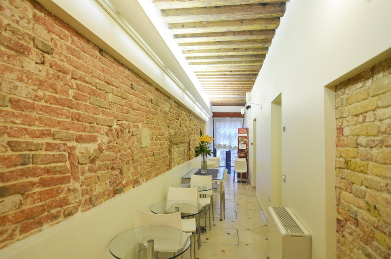 Others 5, Albergo al Tiepolo, Venezia