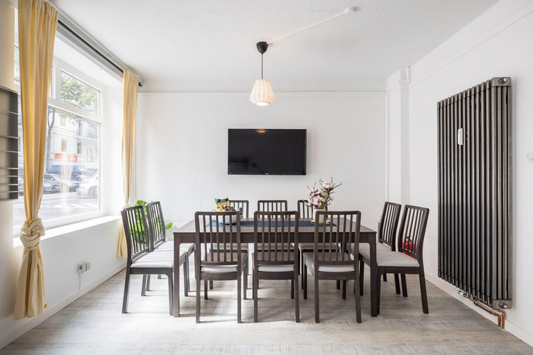 Others 4, Spacious 2 Bedroom Apartment, Hamburg
