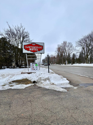 Exterior & Views 1, Clintonville Motel, Waupaca